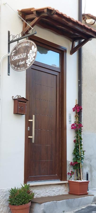 Casa Francesca E Rooms Санта-Мария-ди-Кастеллабате Экстерьер фото
